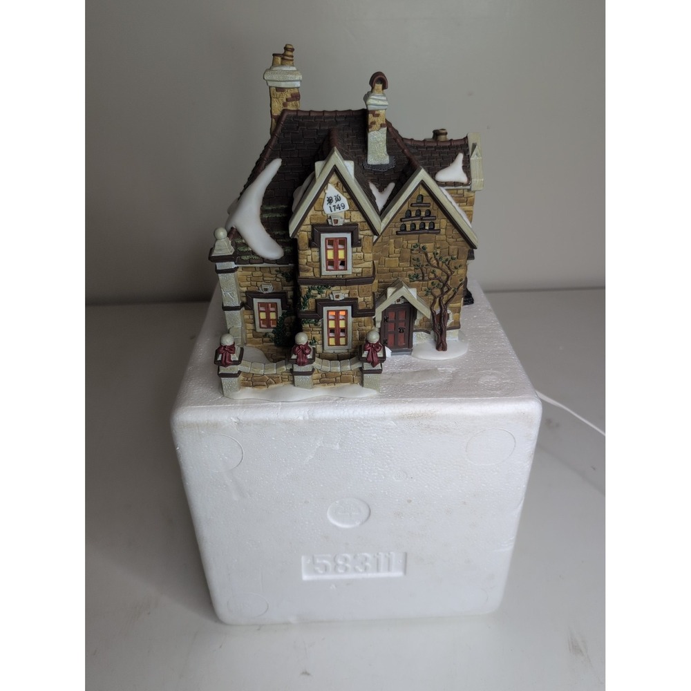 Department 56 Tattyeave Knoll 58311 Dickens Christmas Village Dept 1998 in box